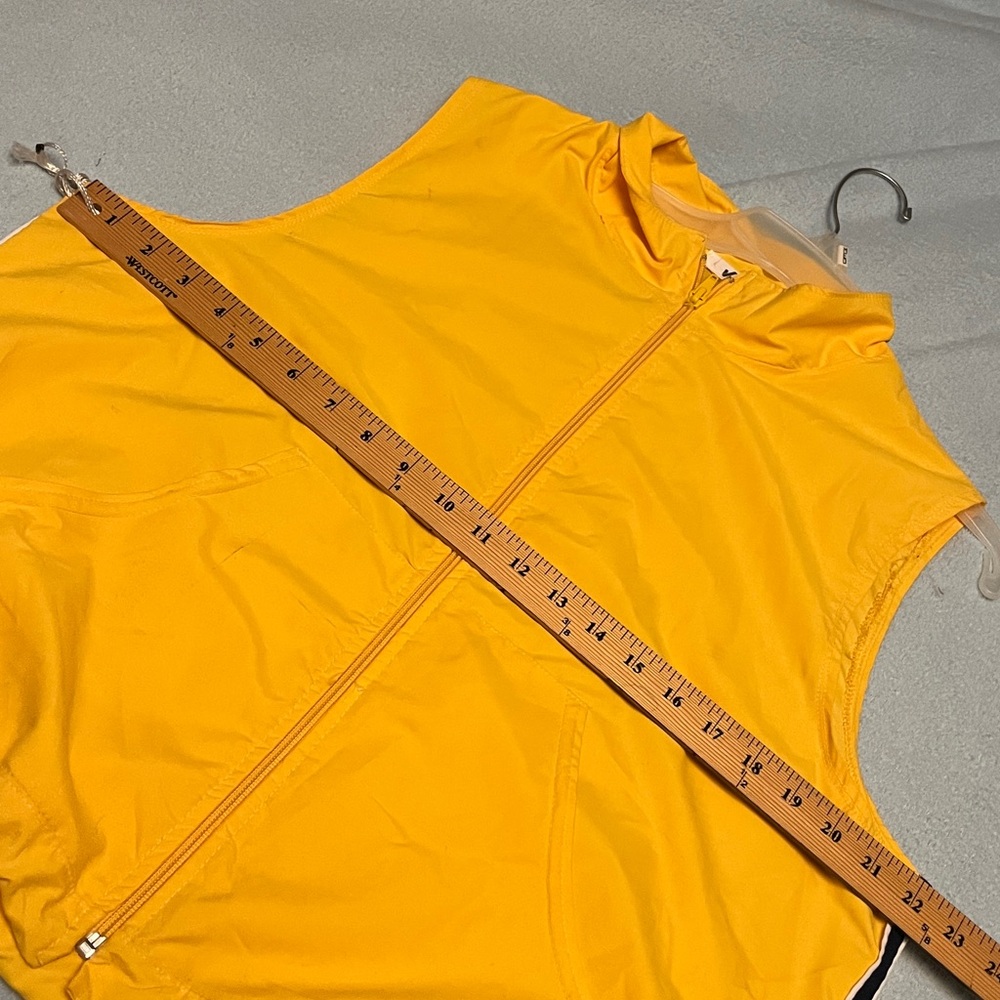 Yellow mock turtleneck Zip-Up Vest with side stripes and two pockets - Picture 7 of 8